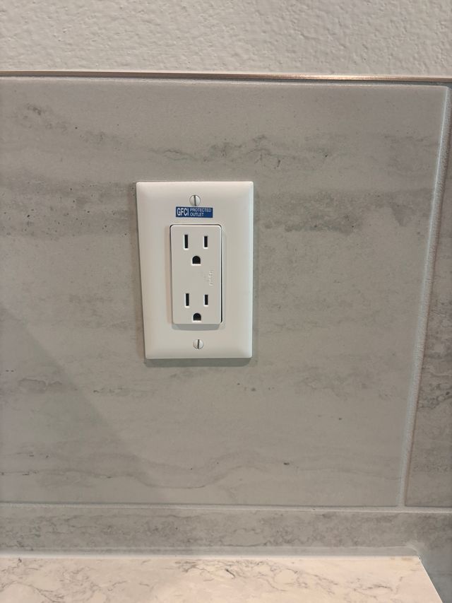 What Causes Outlets To Stop Working In Hot Weather